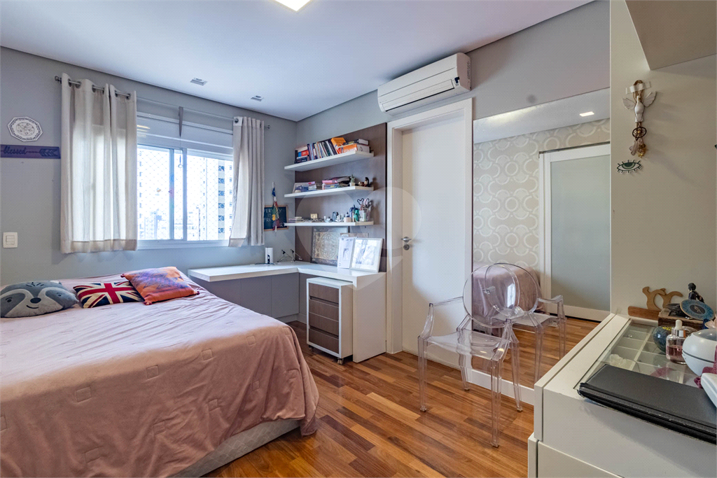 Design, Silêncio e Localização: O Ápice de Perdizes - São 230m² com 3 suítes e 5 vagas. Vista livre. 