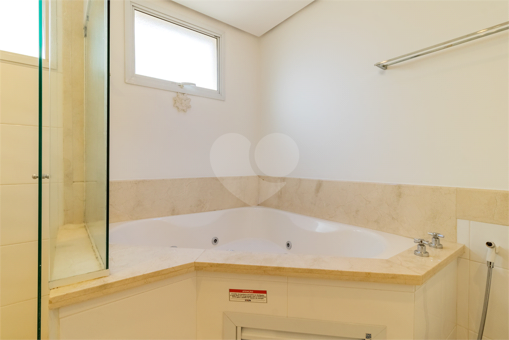 Design, Silêncio e Localização: O Ápice de Perdizes - São 230m² com 3 suítes e 5 vagas. Vista livre. 