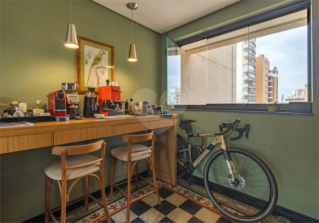 Design, Silêncio e Localização: O Ápice de Perdizes - São 230m² com 3 suítes e 5 vagas. Vista livre. 