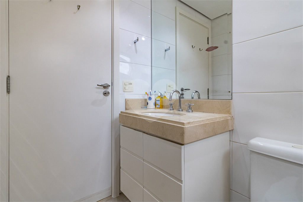 Design, Silêncio e Localização: O Ápice de Perdizes - São 230m² com 3 suítes e 5 vagas. Vista livre. 