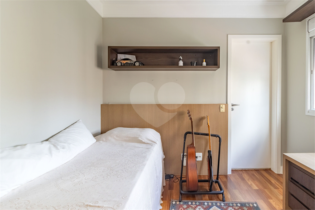 Design, Silêncio e Localização: O Ápice de Perdizes - São 230m² com 3 suítes e 5 vagas. Vista livre. 