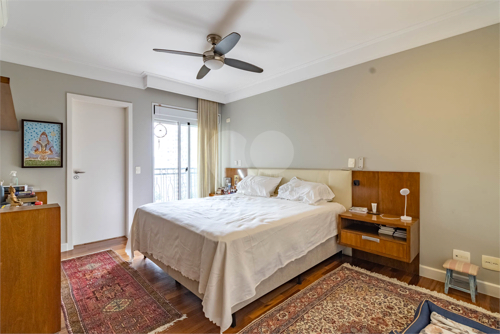 Design, Silêncio e Localização: O Ápice de Perdizes - São 230m² com 3 suítes e 5 vagas. Vista livre. 