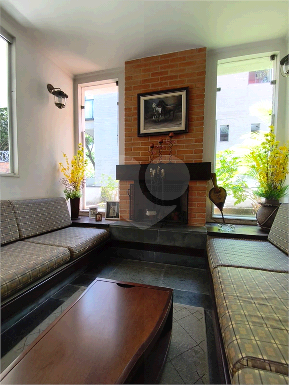 Sobrado amplo no Jardim Leonor de Barros – Excelente potencial!