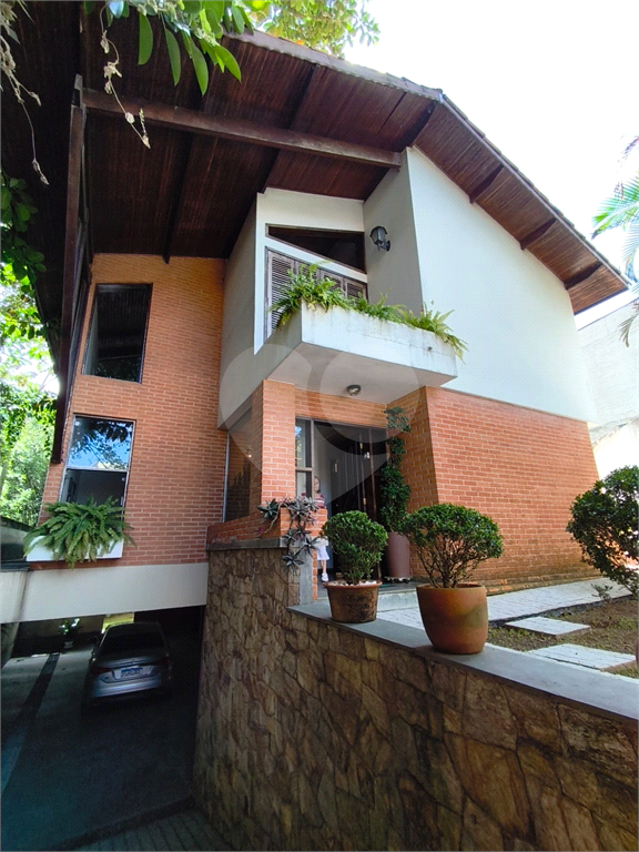 Sobrado amplo no Jardim Leonor de Barros – Excelente potencial!