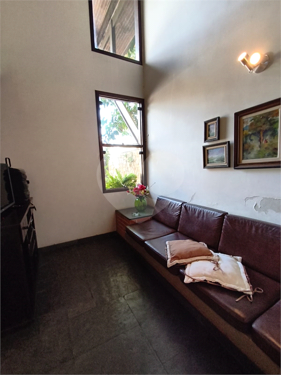 Sobrado amplo no Jardim Leonor de Barros – Excelente potencial!