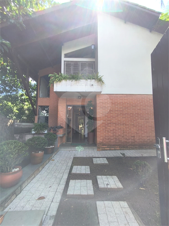 Sobrado amplo no Jardim Leonor de Barros – Excelente potencial!