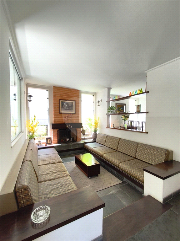 Sobrado amplo no Jardim Leonor de Barros – Excelente potencial!