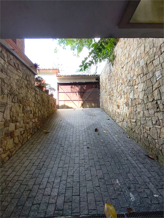 Sobrado amplo no Jardim Leonor de Barros – Excelente potencial!