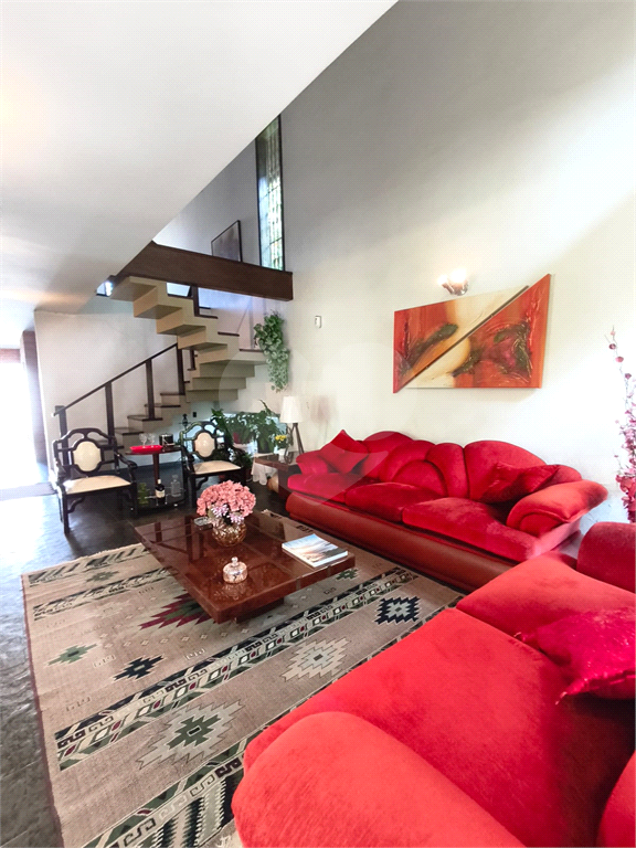 Sobrado amplo no Jardim Leonor de Barros – Excelente potencial!