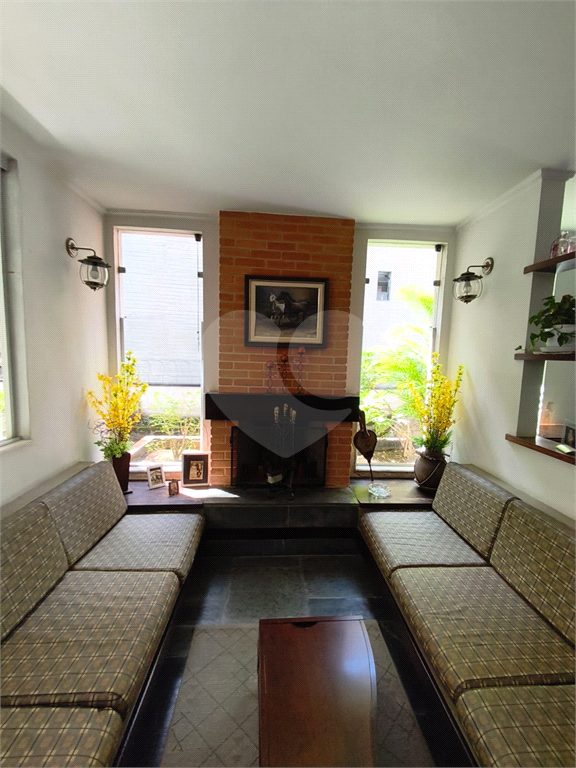 Sobrado amplo no Jardim Leonor de Barros – Excelente potencial!