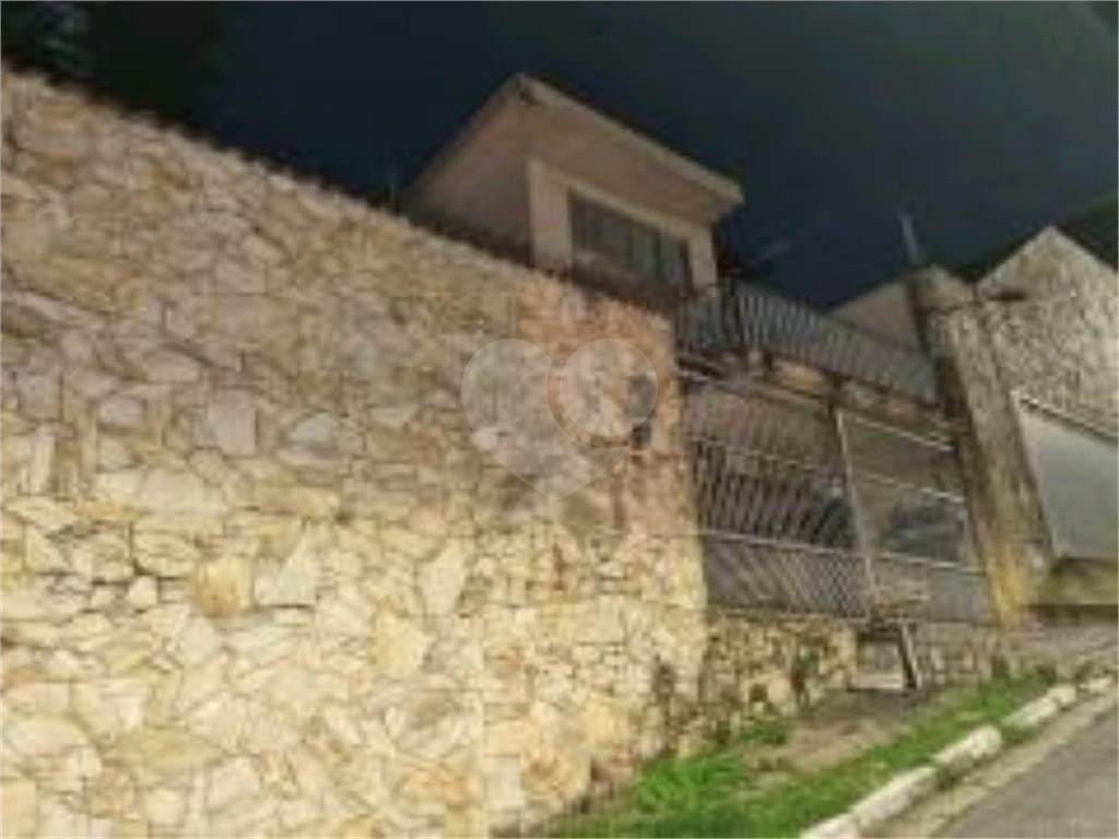 Casa à Venda no Mandaqui | 300 m² | 5 Dormitórios | Piscina | Rua Sem Saída | Localização Privilegiada