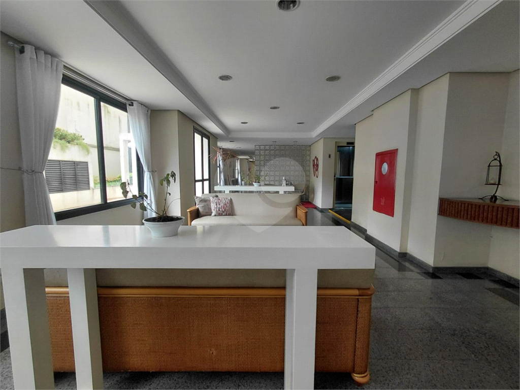 Imóvel de 80m² sala de estar 2 ambientes com varanda com 3 quartos, 1 suíte, piscina, churrasqueira, 1 vaga Vila Romana