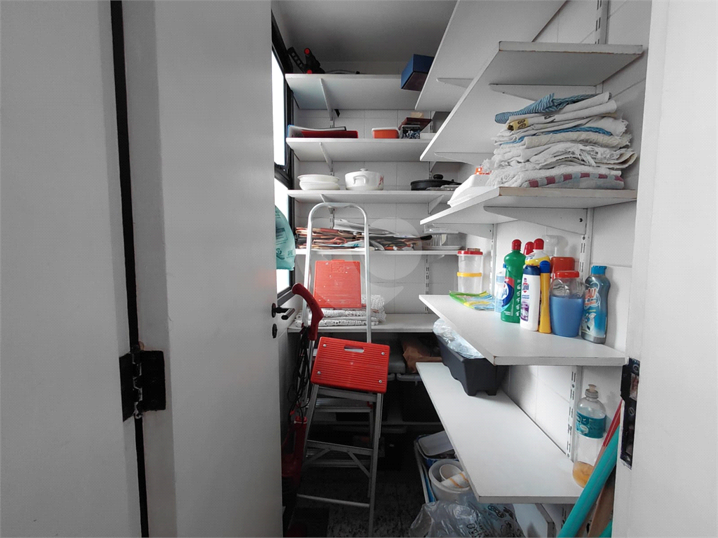 Imóvel de 80m² sala de estar 2 ambientes com varanda com 3 quartos, 1 suíte, piscina, churrasqueira, 1 vaga Vila Romana