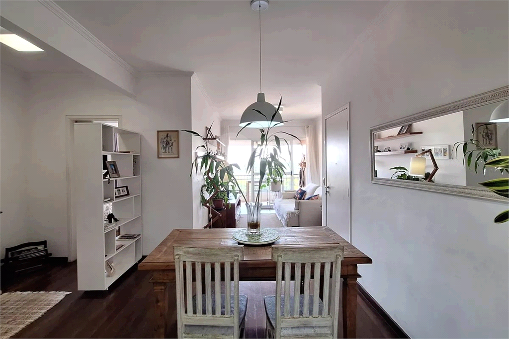 APARTAMENTO EM ALTO DE PINHEIROS COM 3 QUARTOS SENDO 1 SUITE