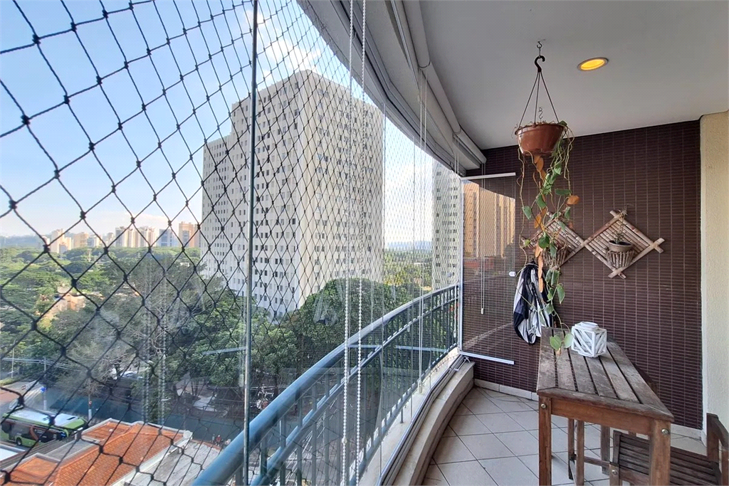 APARTAMENTO EM ALTO DE PINHEIROS COM 3 QUARTOS SENDO 1 SUITE