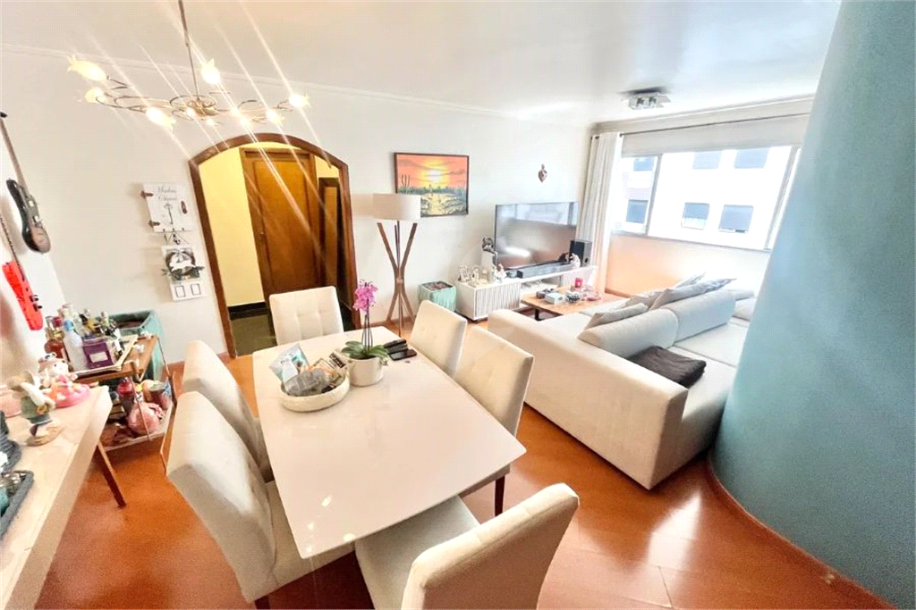 Apartamento à Venda | 123 m² | 3 dormitórios, 1 suíte | 2 vagas em Santana!