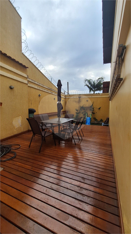 Casa em condomínio fechado no Horto Florestal