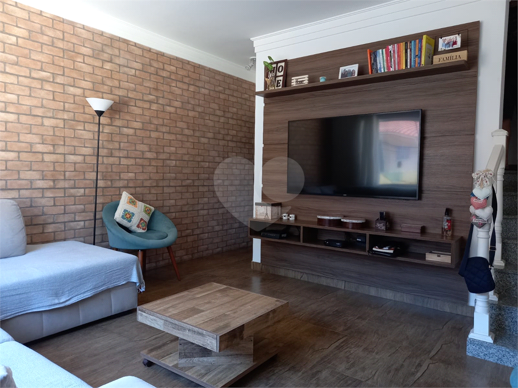 Casa à venda no Tremembé – Próximo ao Horto Florestal. 2 dormitórios, 1 suíte, área gourmet com churrasqueira, 4 vagas