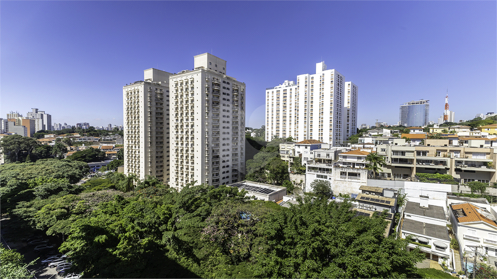 Apartamento para venda com 280 m², 4 suítes e 4 vagas em Perdize-SP