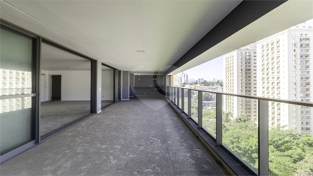 Apartamento para venda com 280 m², 4 suítes e 4 vagas em Perdize-SP