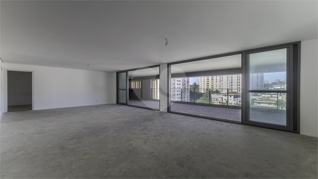 Apartamento para venda com 280 m², 4 suítes e 4 vagas em Perdize-SP