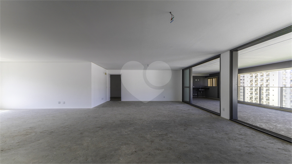 Apartamento para venda com 280 m², 4 suítes e 4 vagas em Perdize-SP