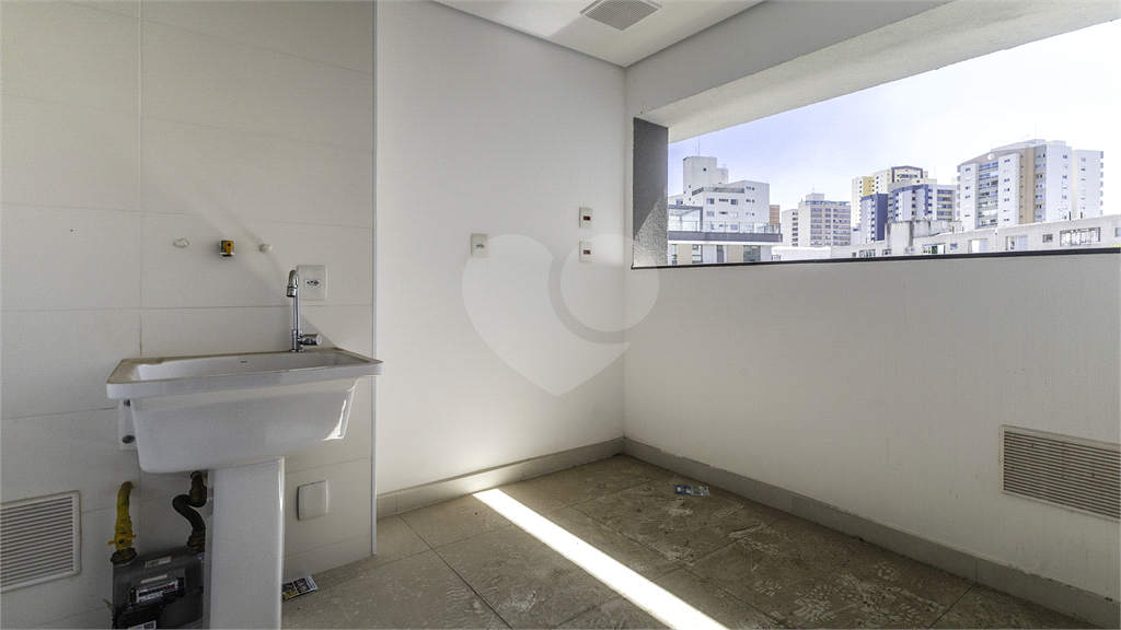 Apartamento para venda com 280 m², 4 suítes e 4 vagas em Perdize-SP