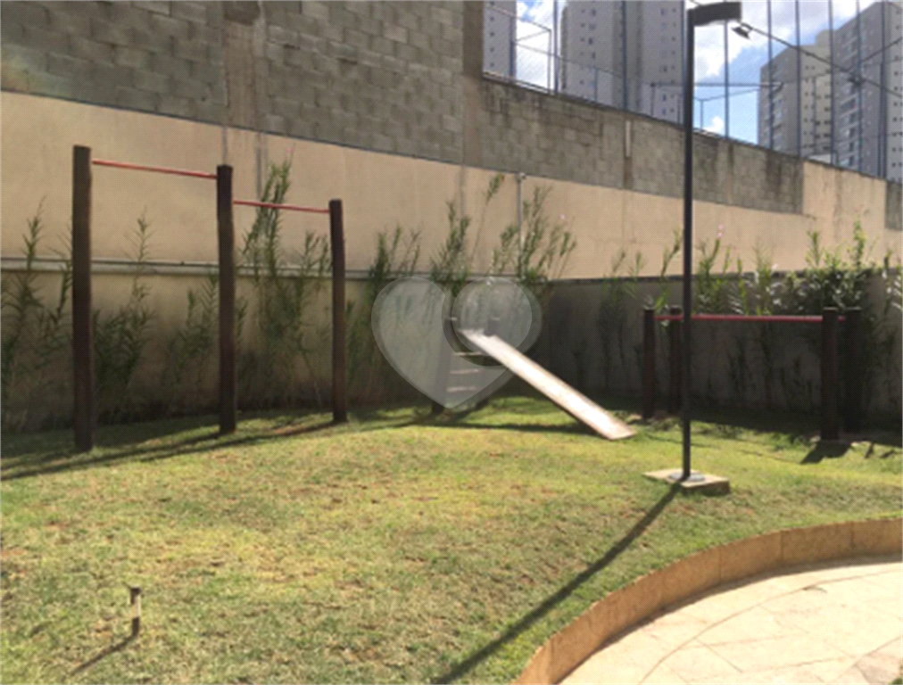 APARTAMENTO em CASA VERDE