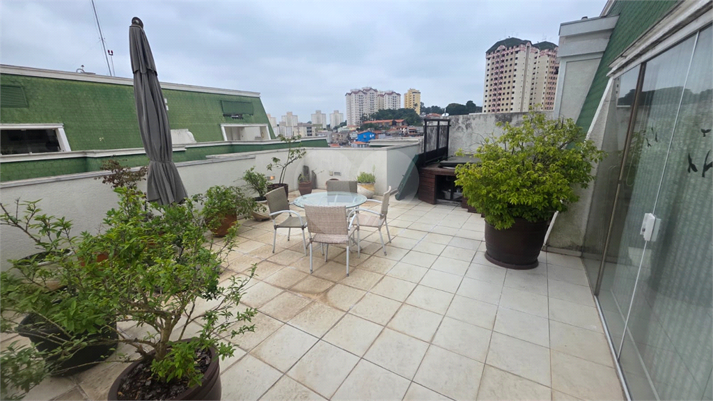 Cobertura Duplex à Venda – 200m² | 3 Dormitórios | 3 Vagas | Lazer de Clube | Região do Horto Florestal