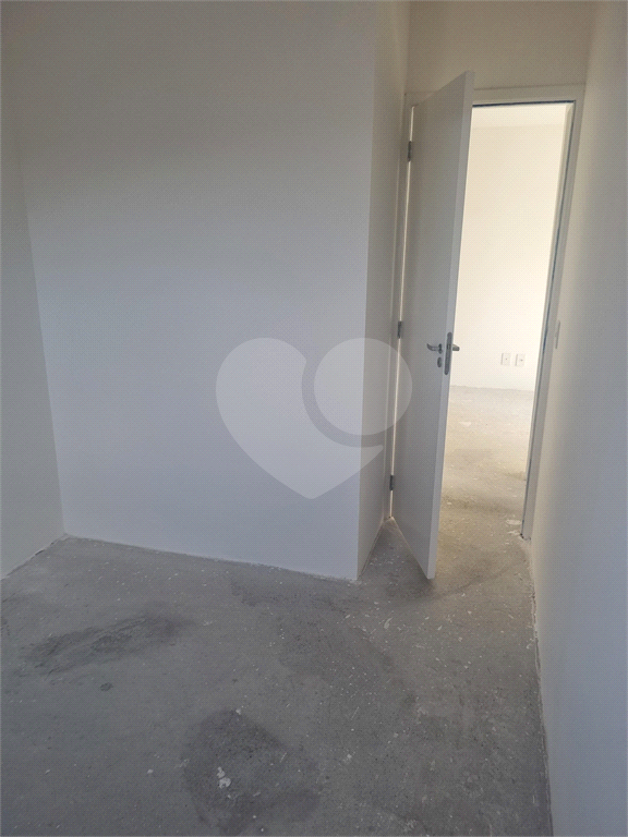 APTO COM 2 QUARTOS E 1 VAGA