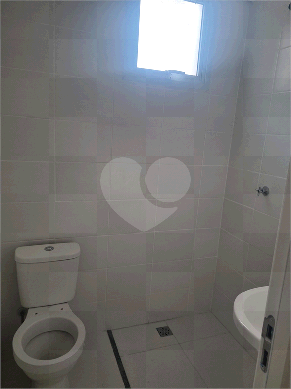 APTO COM 2 QUARTOS E 1 VAGA
