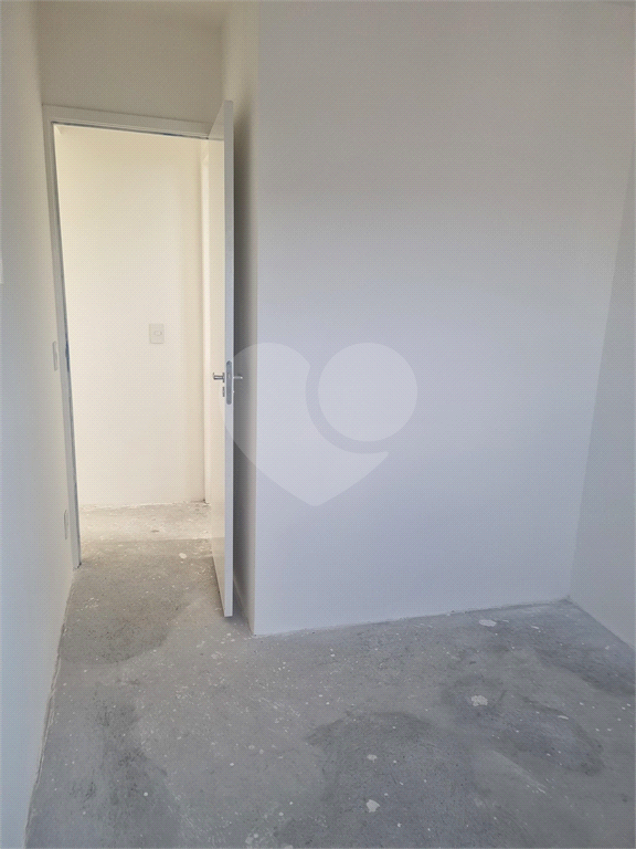 APTO COM 2 QUARTOS E 1 VAGA