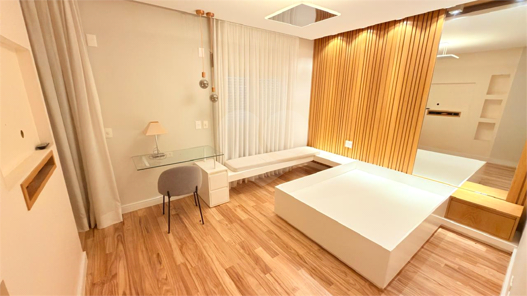 Apartamento a venda reformado de alto padrão em Santana/ Zona Norte - andar alto - Edificio Mansão Julia - 264 metros - deposito e 4 vagas fixas.