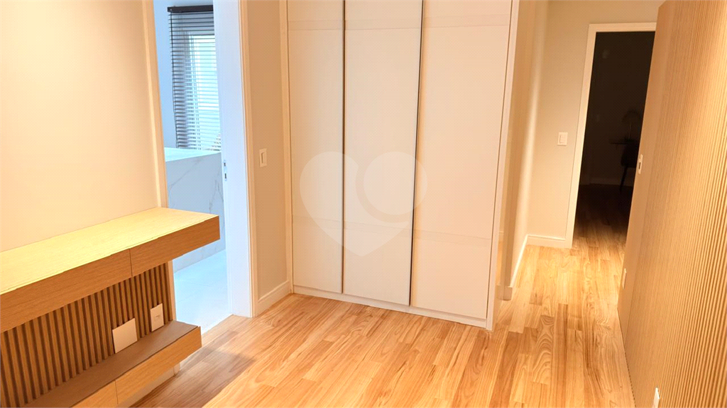 Apartamento a venda reformado de alto padrão em Santana/ Zona Norte - andar alto - Edificio Mansão Julia - 264 metros - deposito e 4 vagas fixas.