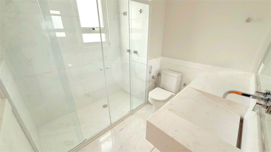 Apartamento a venda reformado de alto padrão em Santana/ Zona Norte - andar alto - Edificio Mansão Julia - 264 metros - deposito e 4 vagas fixas.