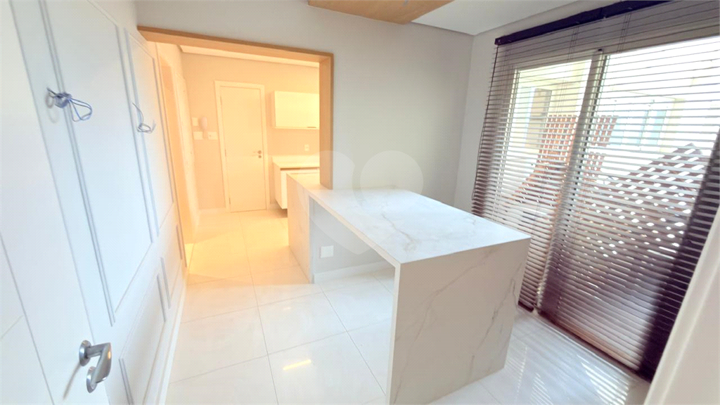 Apartamento a venda reformado de alto padrão em Santana/ Zona Norte - andar alto - Edificio Mansão Julia - 264 metros - deposito e 4 vagas fixas.