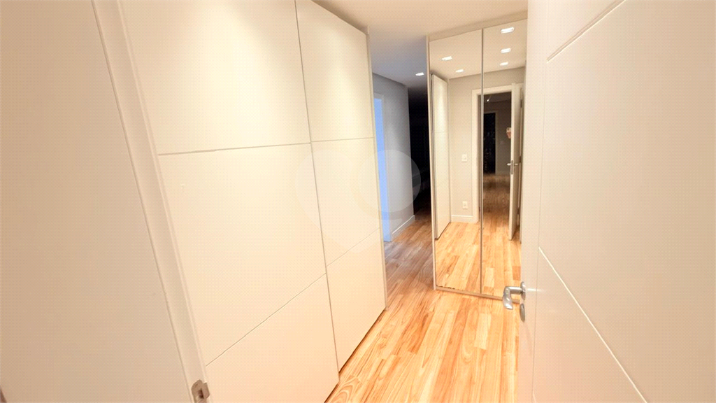 Apartamento a venda reformado de alto padrão em Santana/ Zona Norte - andar alto - Edificio Mansão Julia - 264 metros - deposito e 4 vagas fixas.