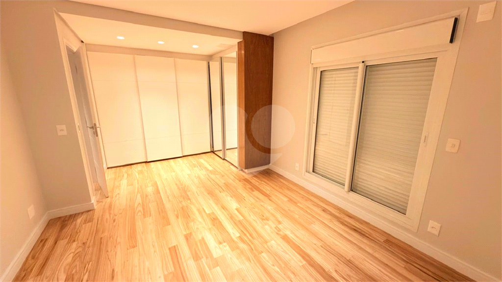 Apartamento a venda reformado de alto padrão em Santana/ Zona Norte - andar alto - Edificio Mansão Julia - 264 metros - deposito e 4 vagas fixas.