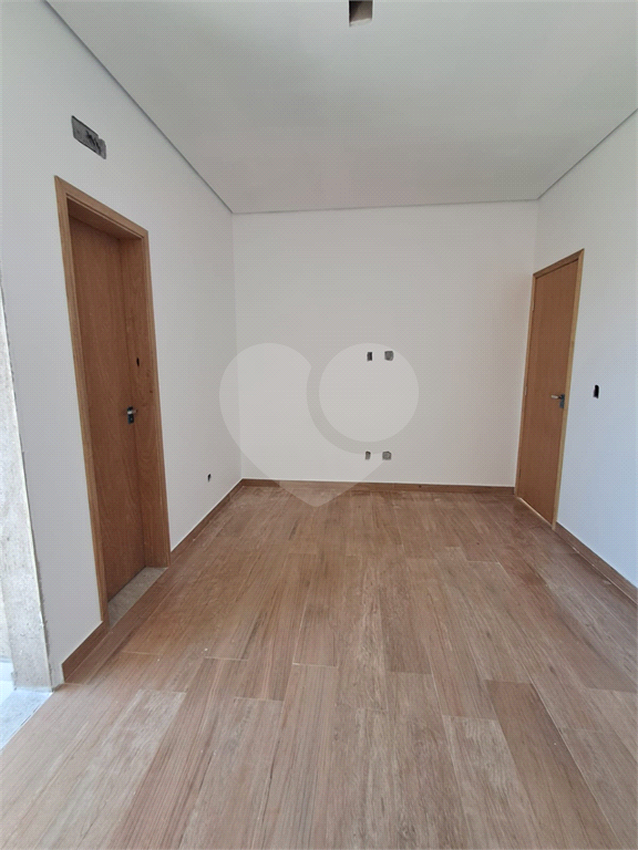 Sobrado Novo com 2 suítes e 2 vagas - Penha