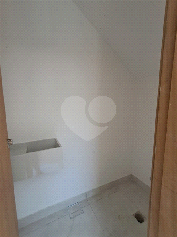 Sobrado Novo com 2 suítes e 2 vagas - Penha