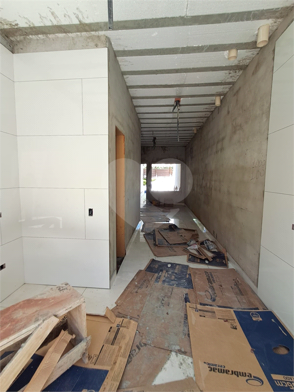 Sobrado Novo com 3 Dormitórios ( sendo 1 suíte ) - 2 vagas