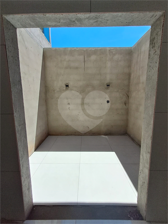 Sobrado Novo com 3 Dormitórios ( sendo 1 suíte ) - 2 vagas