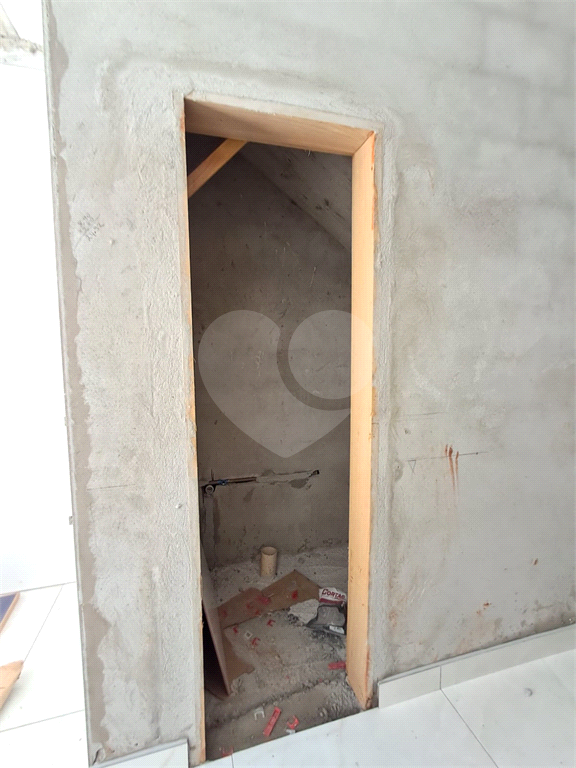 Sobrado Novo com 3 dormitórios ( sendo 1 suíte com sacada ) - 2 vagas - Penha