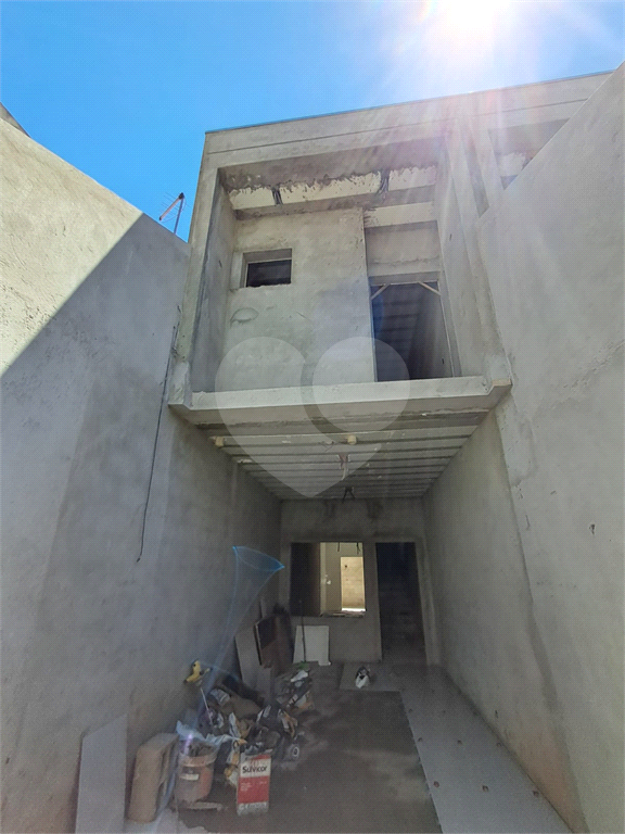 Sobrado Novo com 3 dormitórios ( sendo 1 suíte com sacada ) - 2 vagas - Penha