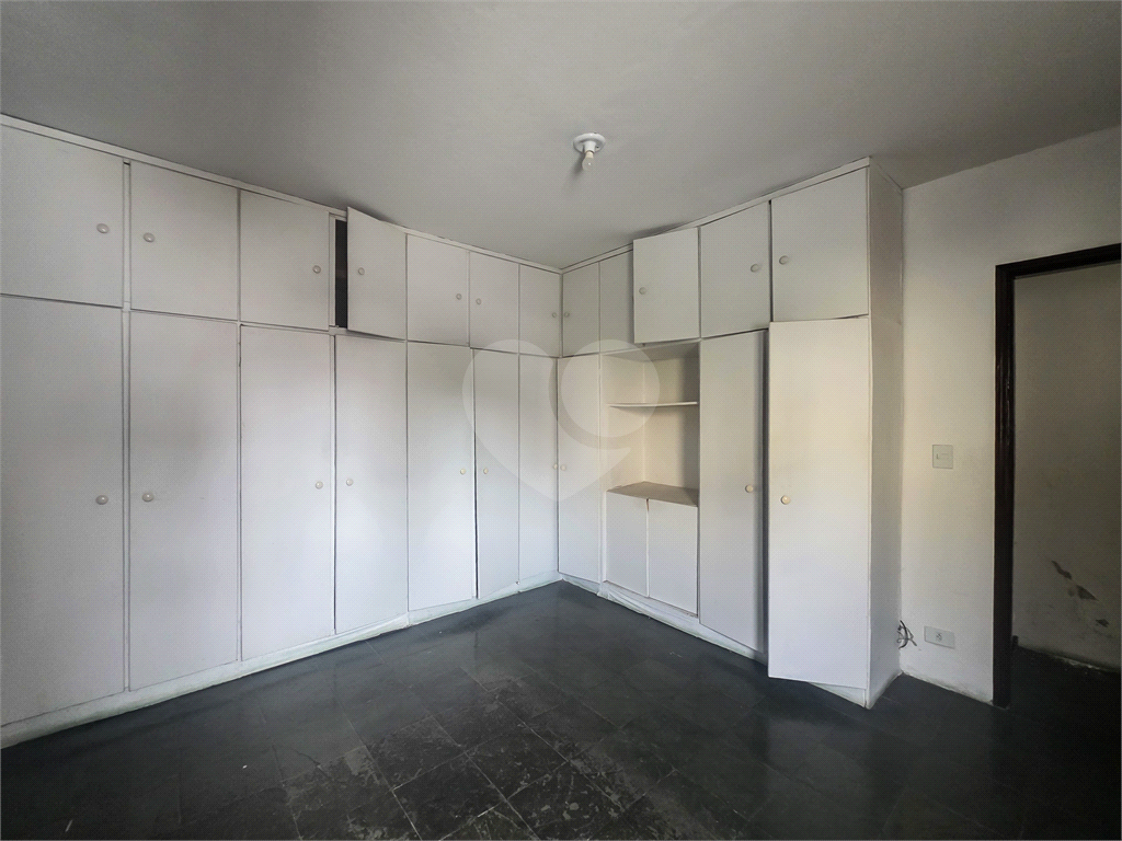 Casa - Brooklin - 4 Quartos / Dormitórios - 1 Vaga - Venda / Compra