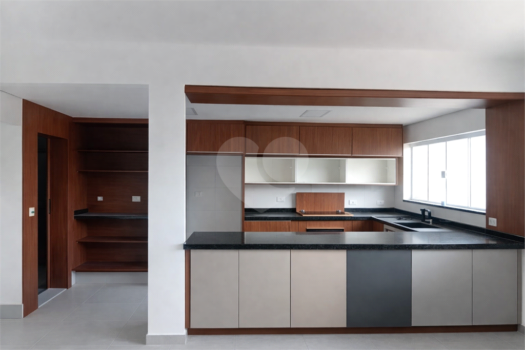 Casa de Alto Padrão no Tremembé | 4 Suítes | 13 Vagas | 1.200 m²