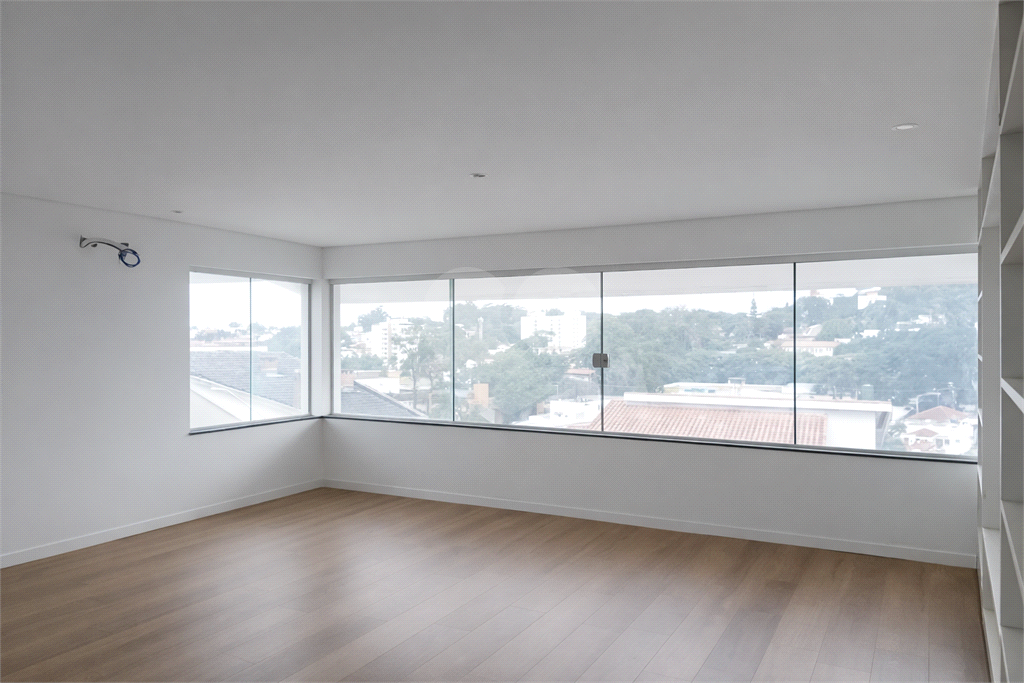 Casa de Alto Padrão no Tremembé | 4 Suítes | 13 Vagas | 1.200 m²