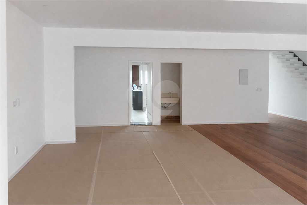 Casa de Alto Padrão no Tremembé | 4 Suítes | 13 Vagas | 1.200 m²