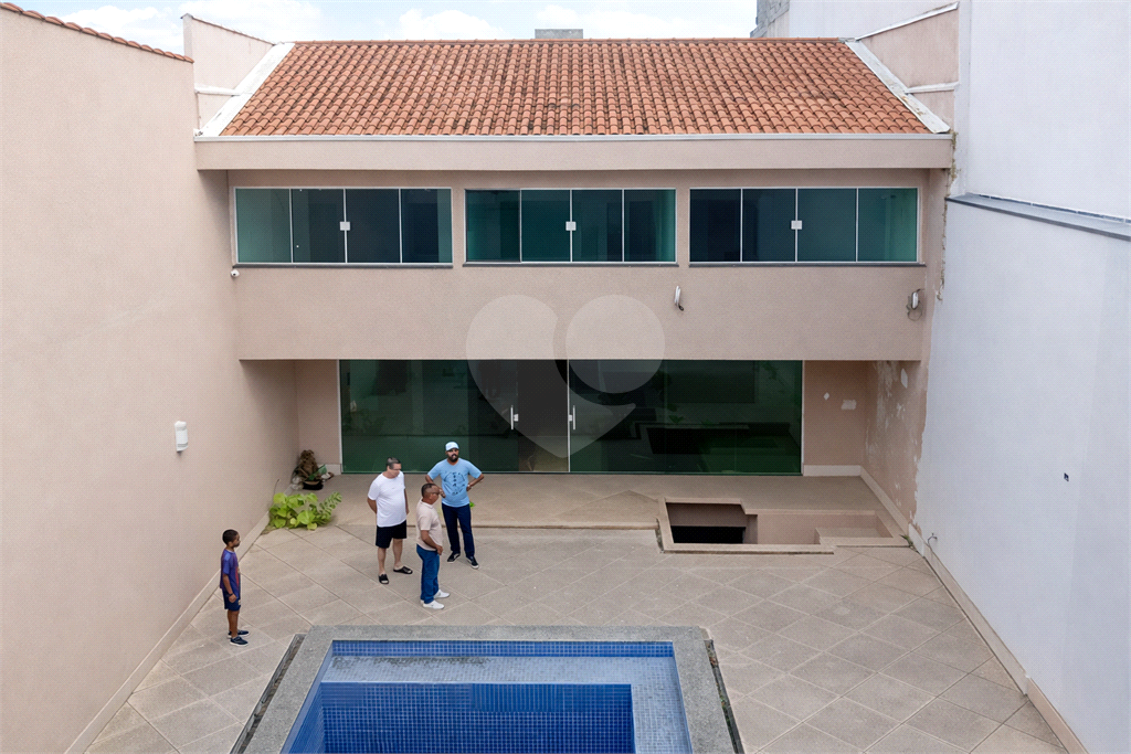 Casa de Alto Padrão no Tremembé | 4 Suítes | 13 Vagas | 1.200 m²