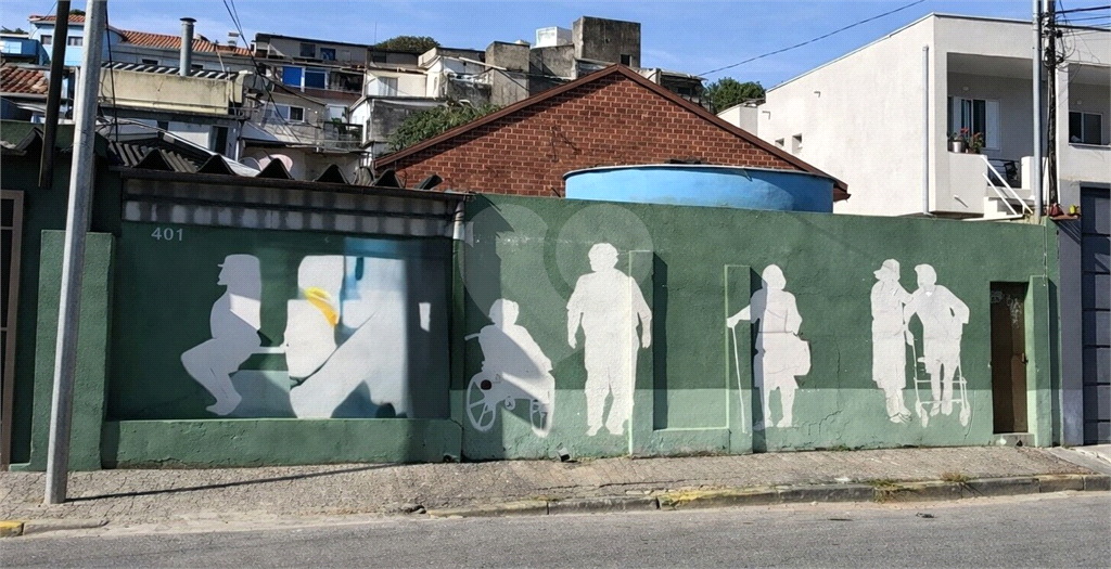 Casa térrea - 10 quartos - 6 banheiros - refeitório e amplo quintal